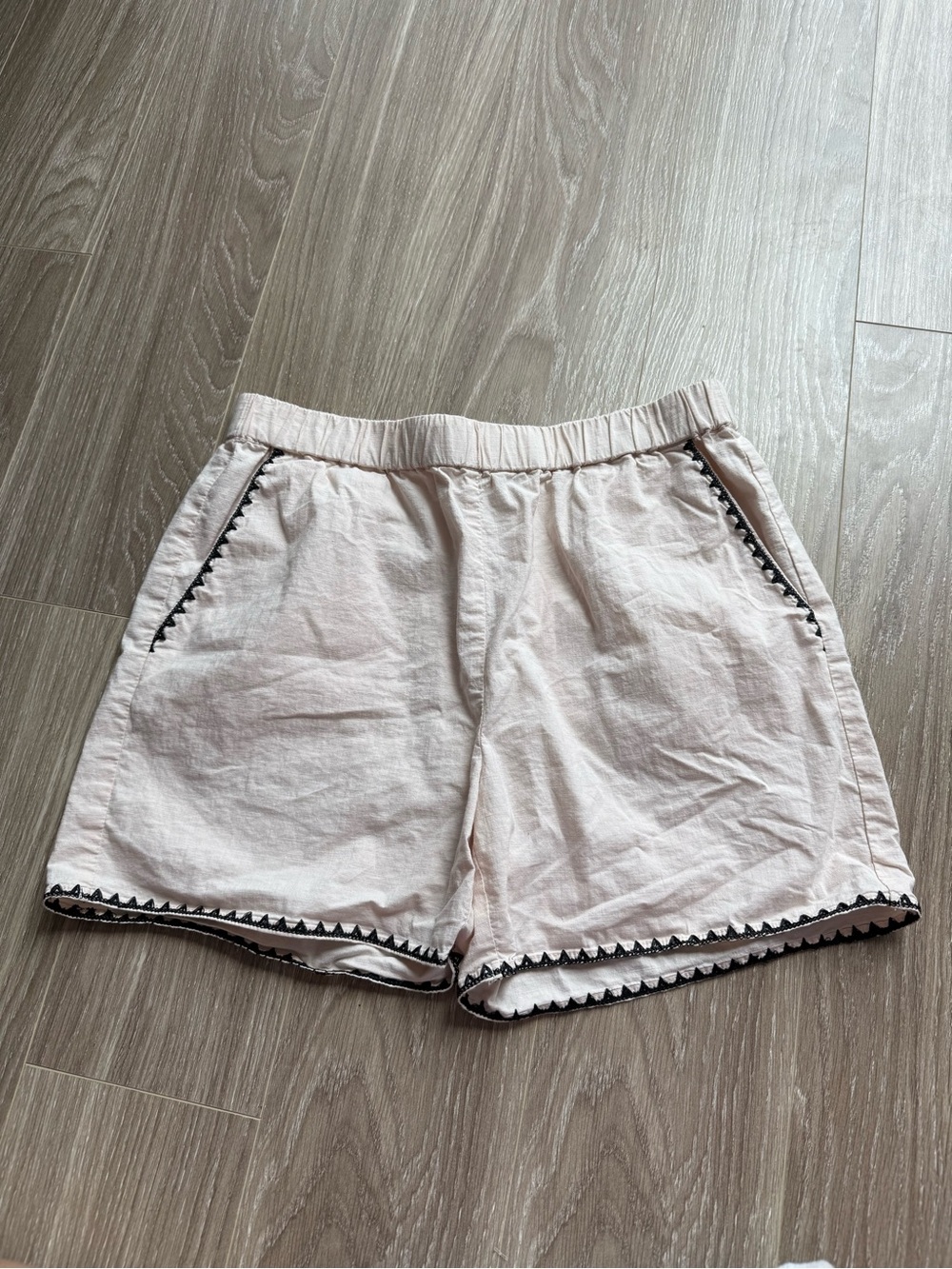 Cream Linen Shorts with Contrast Trim